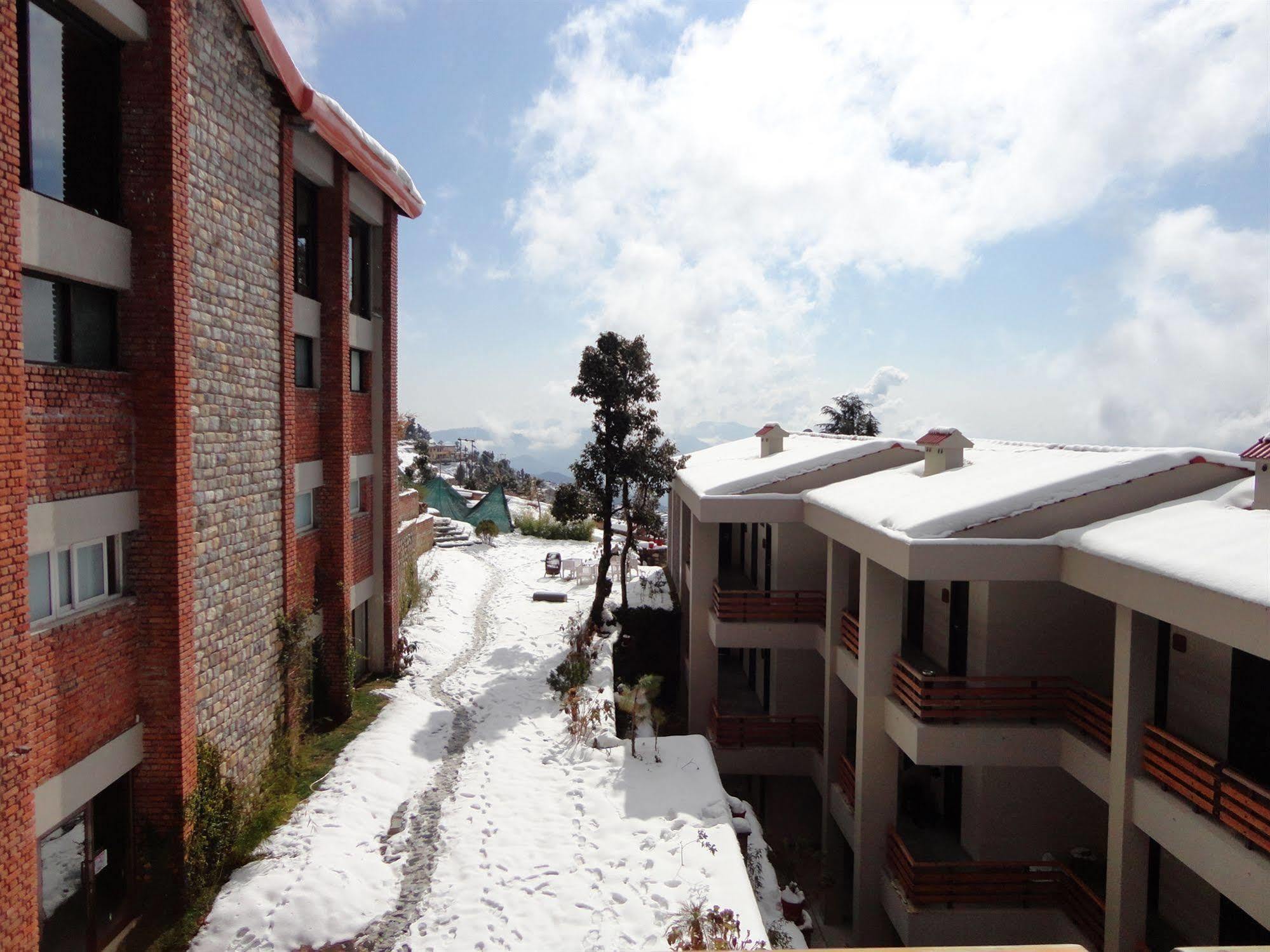 Club Mahindra Kanatal Exterior foto